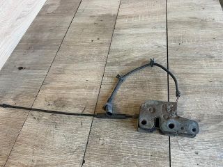 bontott VW CADDY Motorháztető Zárszerkezet