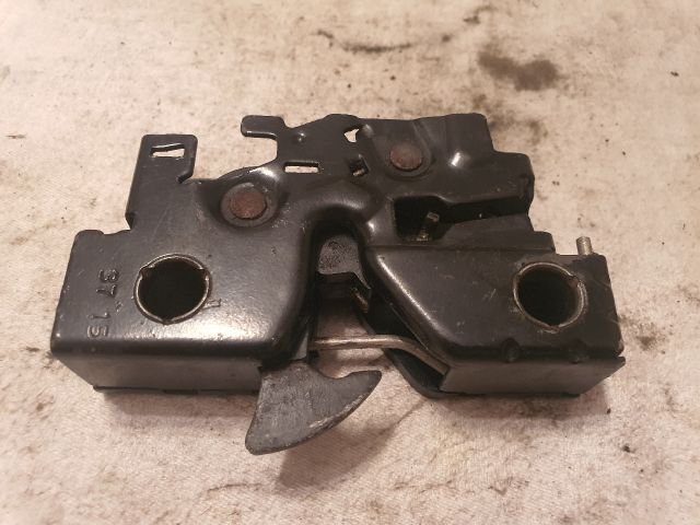 bontott VW CADDY Motorháztető Zárszerkezet