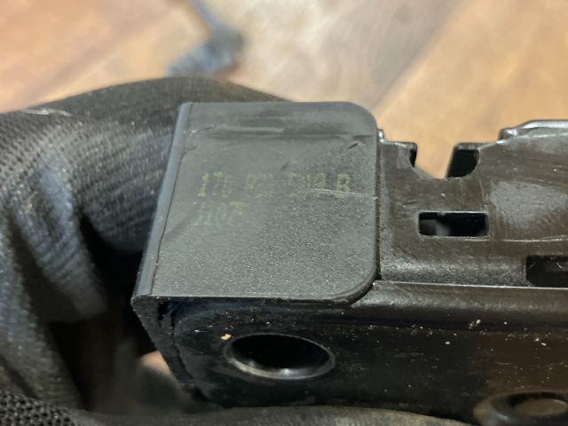 bontott VW CADDY Motorháztető Zárszerkezet