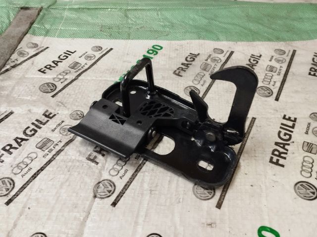 bontott VW CADDY Motorháztető Zárszerkezet