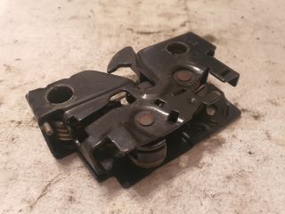 bontott VW CADDY Motorháztető Zárszerkezet