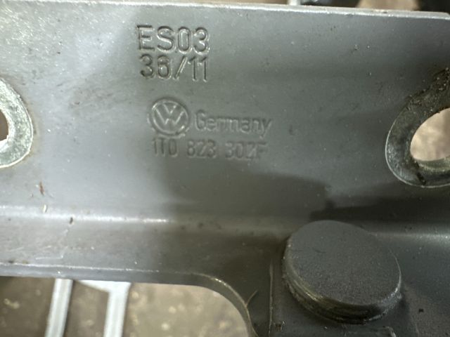 bontott VW CADDY Motorháztető Zsanér Pár