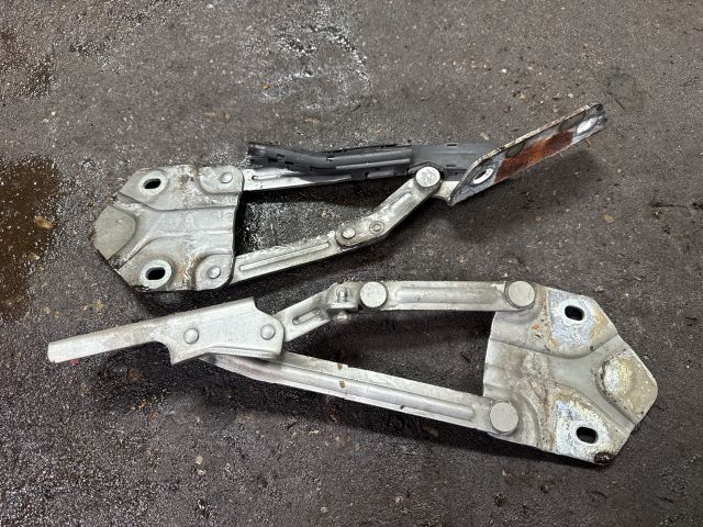 bontott VW CADDY Motorháztető Zsanér Pár