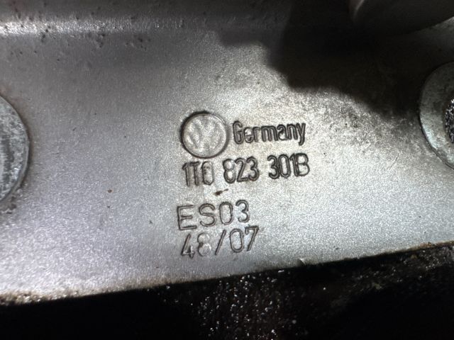 bontott VW CADDY Motorháztető Zsanér Pár