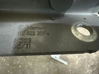 bontott VW CADDY Motorháztető Zsanér Pár