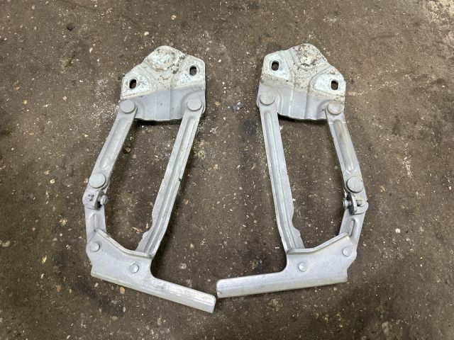 bontott VW CADDY Motorháztető Zsanér Pár