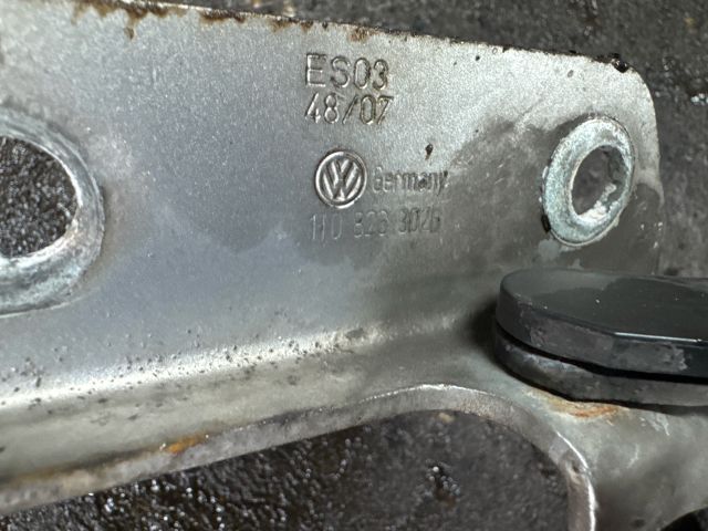 bontott VW CADDY Motorháztető Zsanér Pár