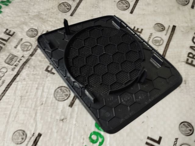 bontott VW CADDY Műszerfal Bal Hangszóró Burkolat