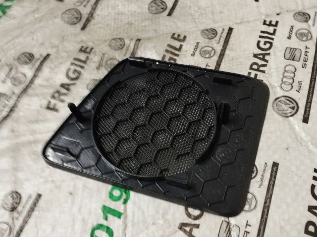 bontott VW CADDY Műszerfal Bal Hangszóró Burkolat