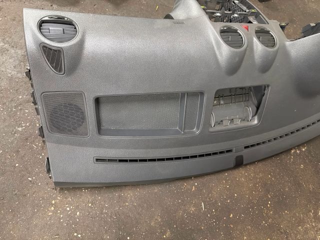 bontott VW CADDY Műszerfal Héj