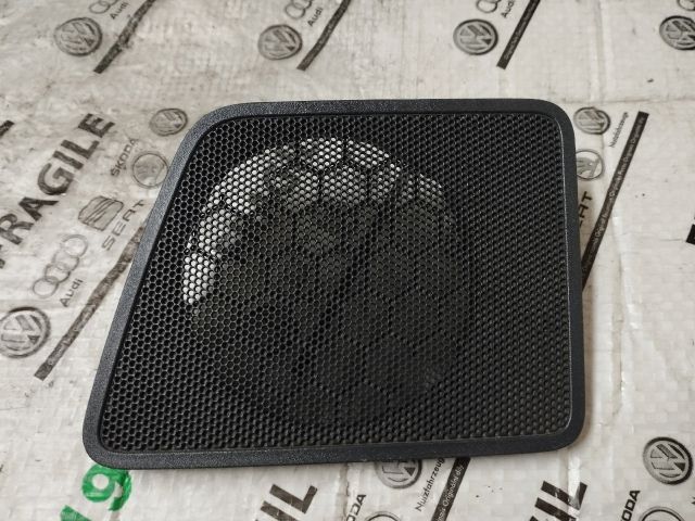 bontott VW CADDY Műszerfal Jobb Hangszóró Burkolat