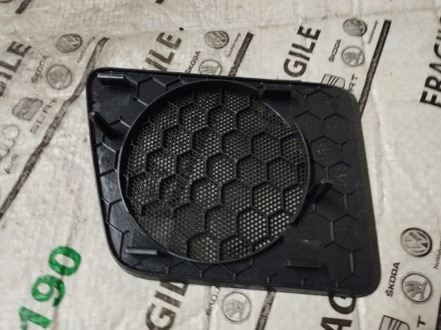 bontott VW CADDY Műszerfal Jobb Hangszóró Burkolat