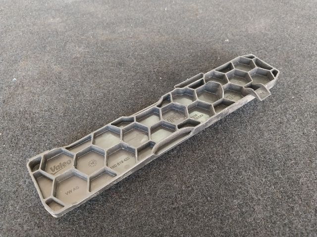 bontott VW CADDY Pollenszűrő Fedél