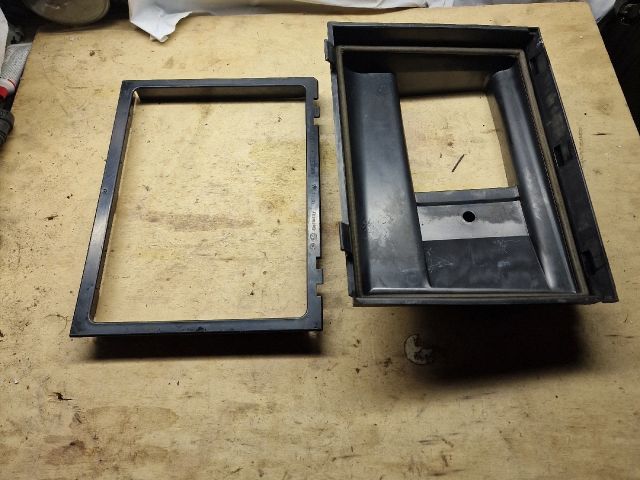 bontott VW CADDY Pollenszűrő Ház