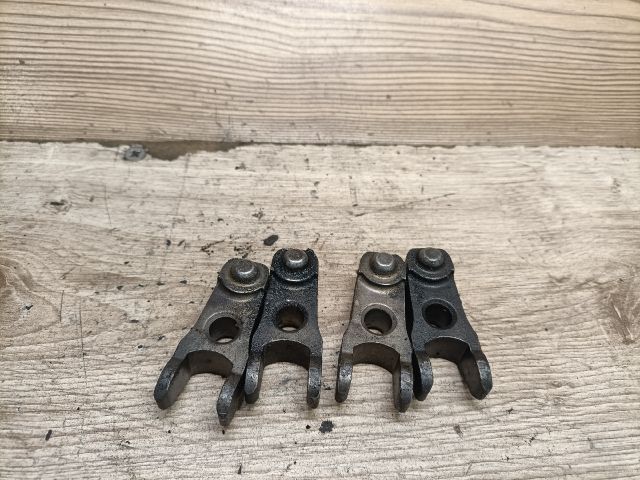 bontott VW CADDY Porlasztó Lefogató