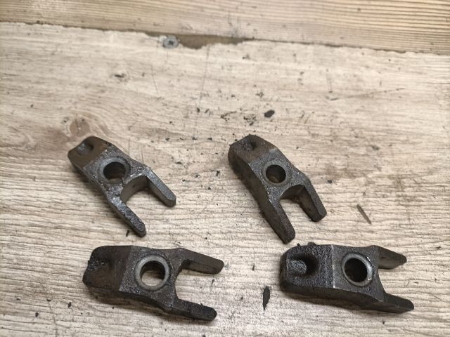 bontott VW CADDY Porlasztó Lefogató