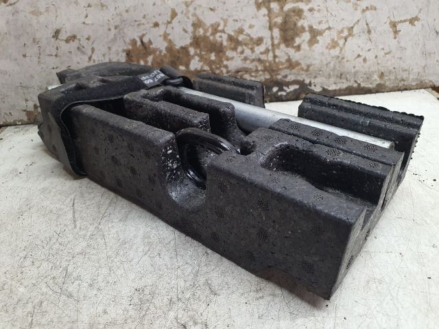 bontott VW CADDY Pótkerék Szerszámtartó