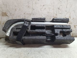 bontott VW CADDY Pótkerék Szerszámtartó