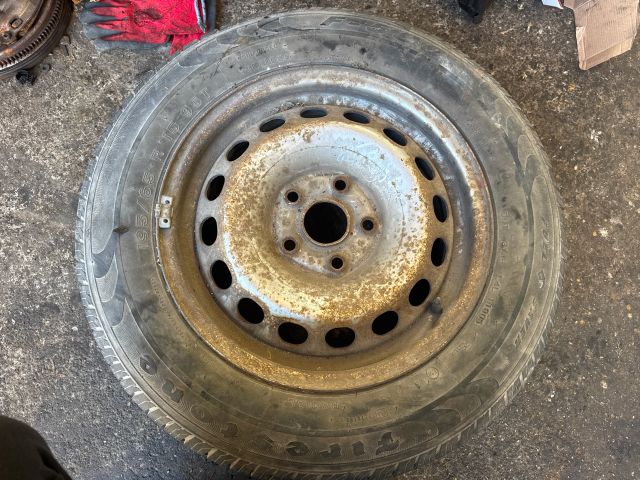 bontott VW CADDY Pótkerék