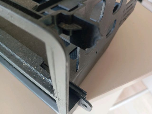 bontott VW CADDY Rádió / CD Keret