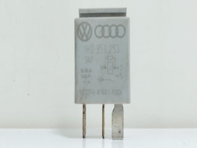 bontott VW CADDY Relé