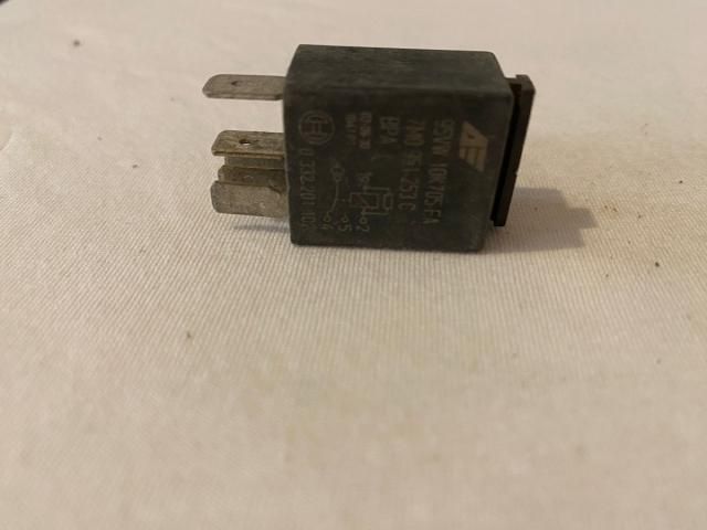 bontott VW CADDY Relé