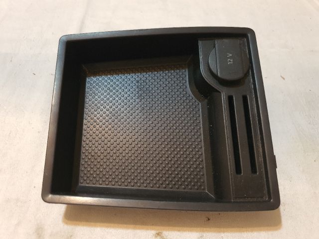 bontott VW CADDY Szivargyújtó Aljzat