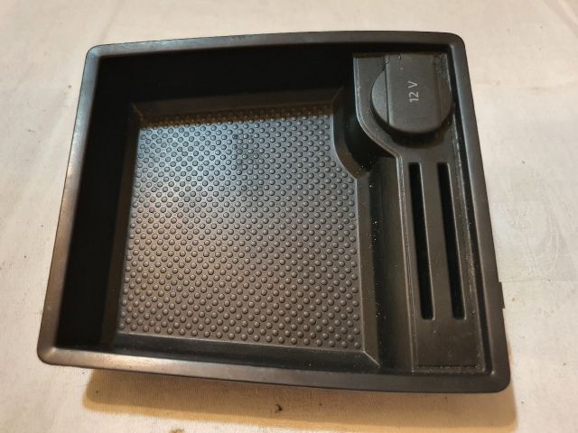 bontott VW CADDY Szivargyújtó Aljzat