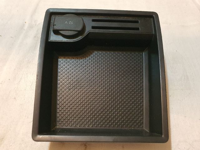 bontott VW CADDY Szivargyújtó Aljzat