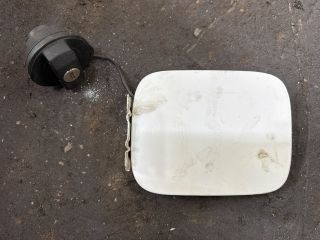 bontott VW CADDY Tankajtó