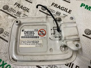 bontott VW CADDY Tankajtó