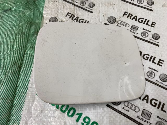 bontott VW CADDY Tankajtó