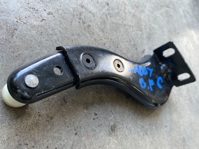 bontott VW CADDY Tolóajtó Sín Görgő