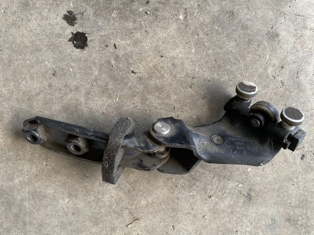 bontott VW CADDY Tolóajtó Sín Görgő