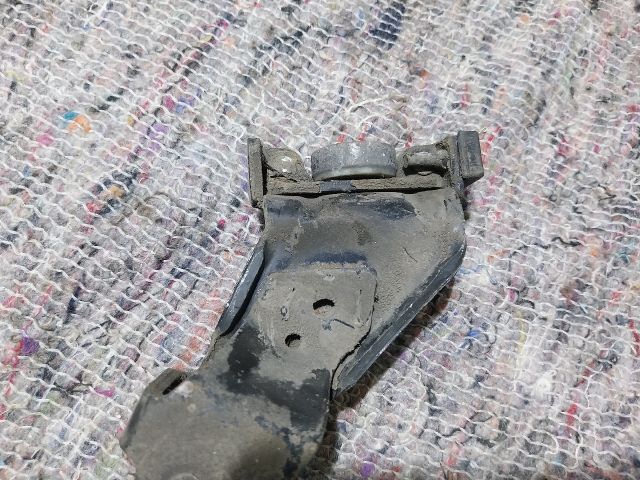 bontott VW CADDY Tolóajtó Sín Görgő