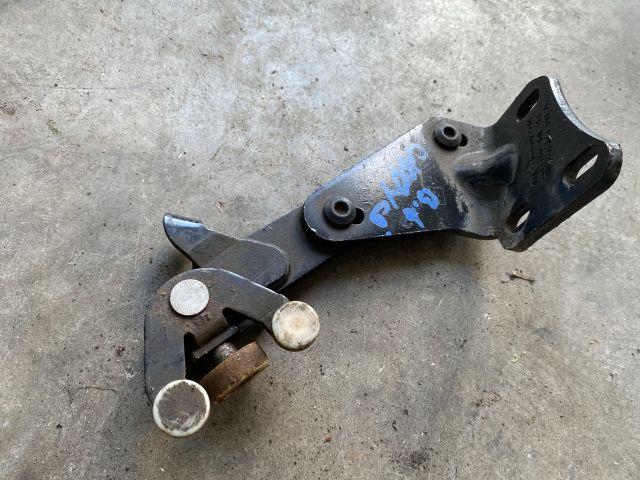 bontott VW CADDY Tolóajtó Sín Görgő