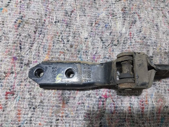 bontott VW CADDY Tolóajtó Sín Görgő