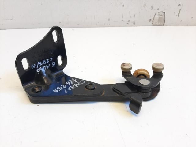 bontott VW CADDY Tolóajtó Sín Görgő