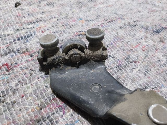 bontott VW CADDY Tolóajtó Sín Görgő