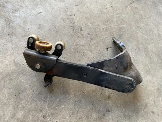 bontott VW CADDY Tolóajtó Sín Görgő