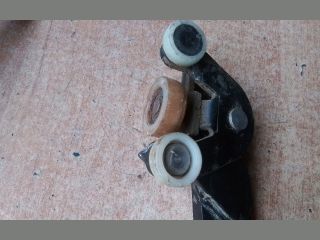 bontott VW CADDY Tolóajtó Sín Görgő