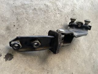 bontott VW CADDY Tolóajtó Sín Görgő