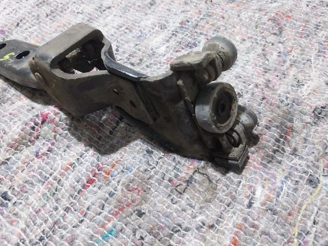 bontott VW CADDY Tolóajtó Sín Görgő