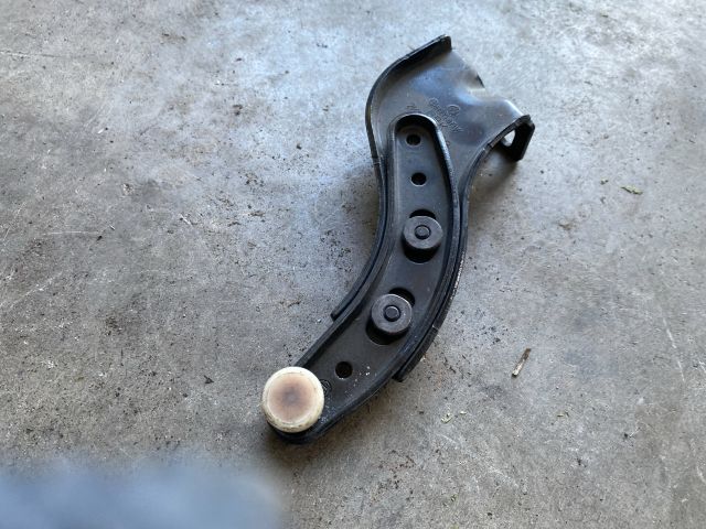 bontott VW CADDY Tolóajtó Sín Görgő