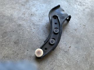 bontott VW CADDY Tolóajtó Sín Görgő