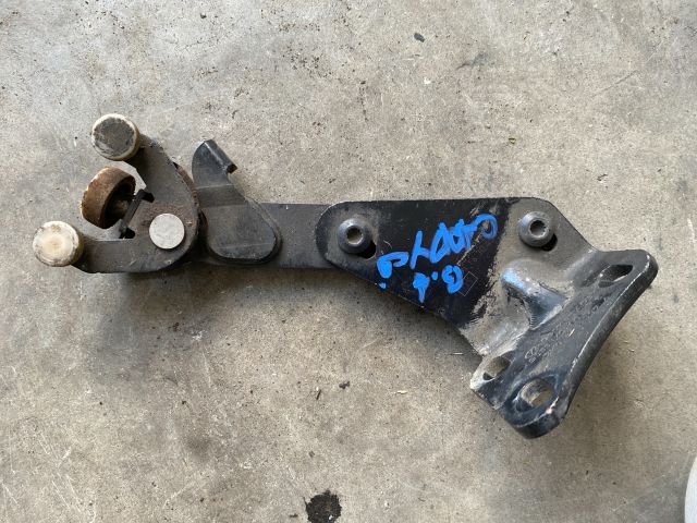 bontott VW CADDY Tolóajtó Sín Görgő