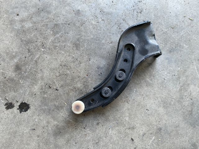 bontott VW CADDY Tolóajtó Sín Görgő