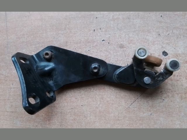 bontott VW CADDY Tolóajtó Sín Görgő