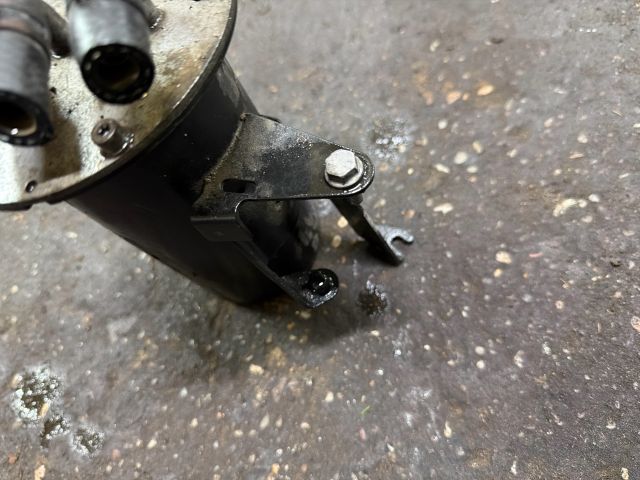 bontott VW CADDY Üzemanyagszűrő Ház