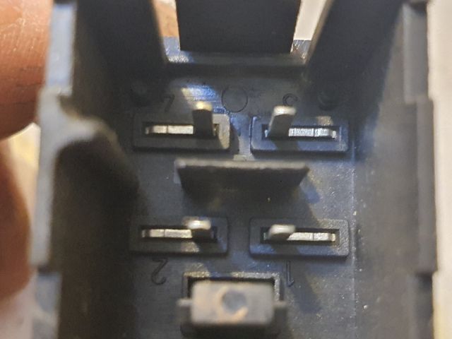 bontott VW CADDY Vészvillogó Kapcsoló